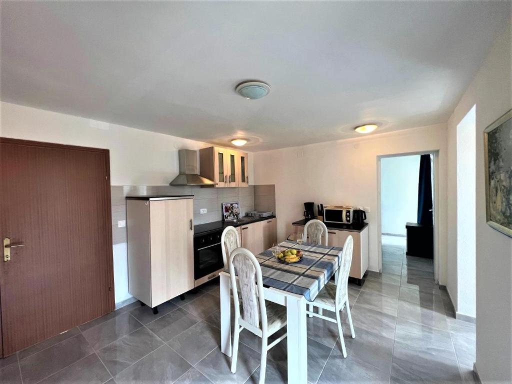 Melek Apartment เมดูลิน ภายนอก รูปภาพ