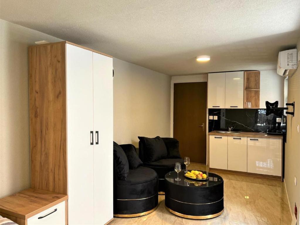Melek Apartment เมดูลิน ภายนอก รูปภาพ