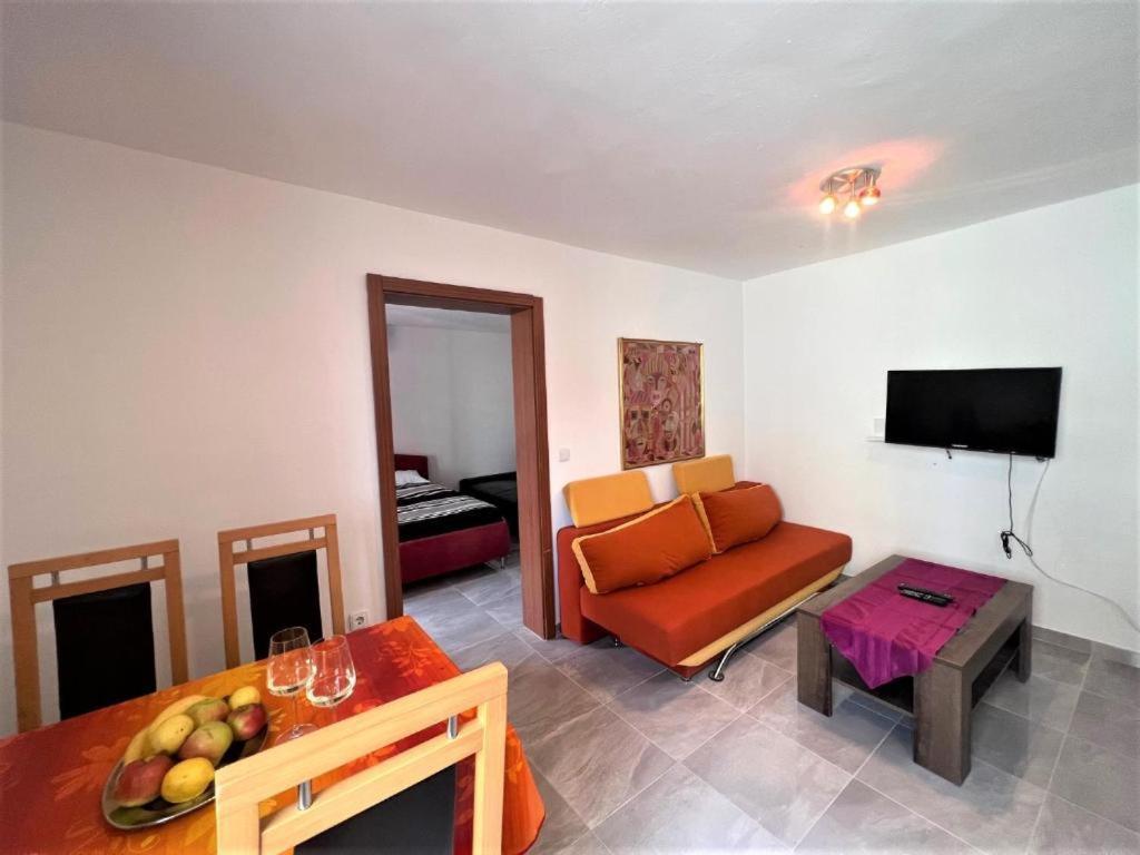 Melek Apartment เมดูลิน ภายนอก รูปภาพ