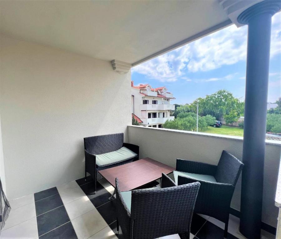 Melek Apartment เมดูลิน ภายนอก รูปภาพ