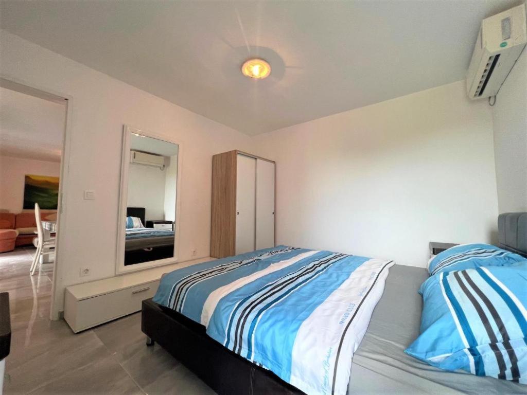 Melek Apartment เมดูลิน ภายนอก รูปภาพ