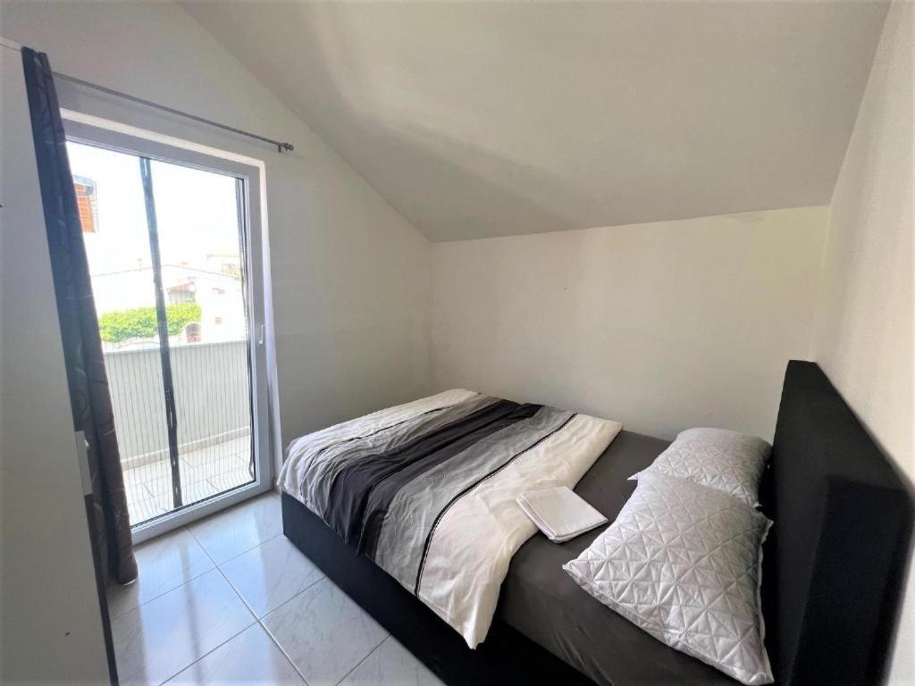 Melek Apartment เมดูลิน ภายนอก รูปภาพ