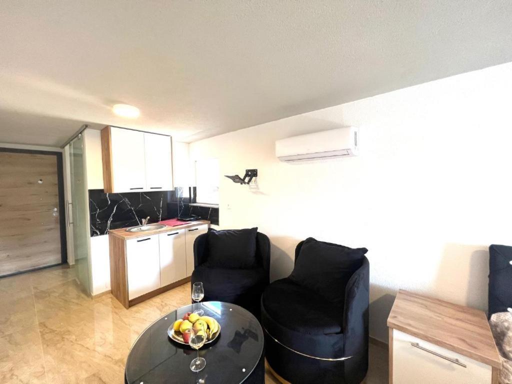 Melek Apartment เมดูลิน ภายนอก รูปภาพ