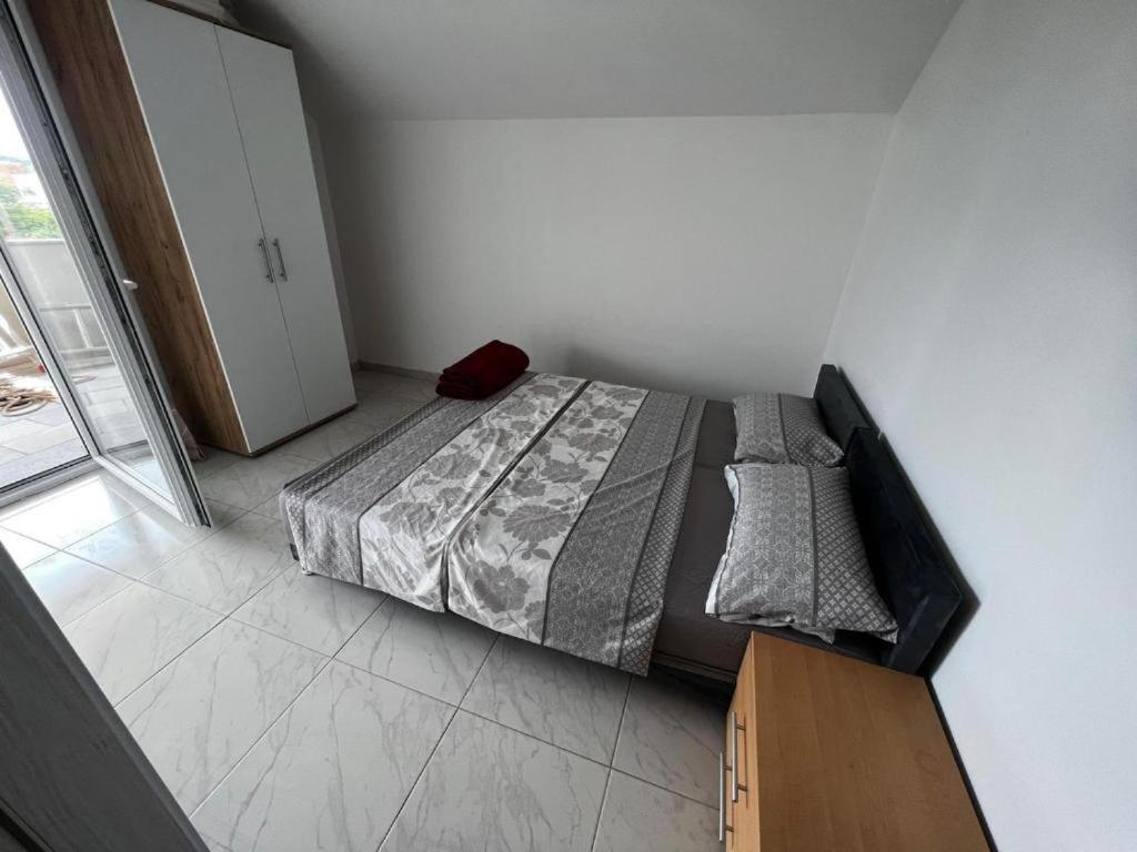 Melek Apartment เมดูลิน ภายนอก รูปภาพ