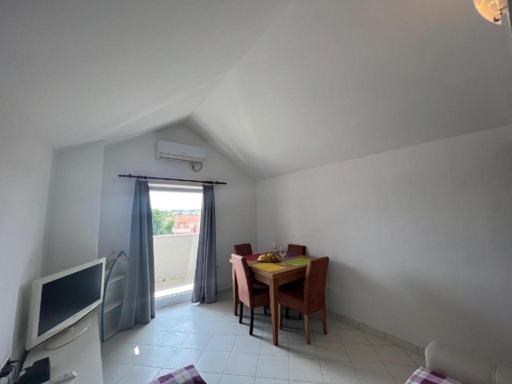 Melek Apartment เมดูลิน ภายนอก รูปภาพ
